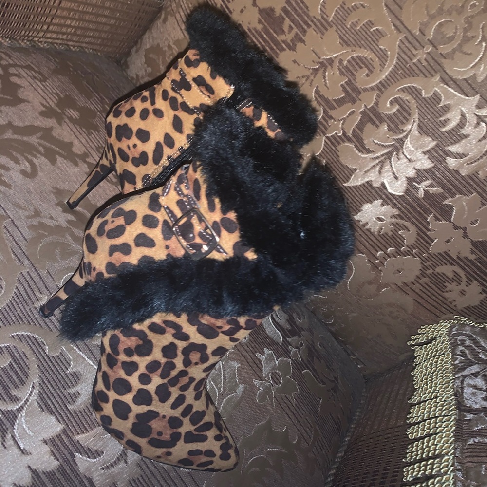 Leopard Print Booties - Picture 2 of 3